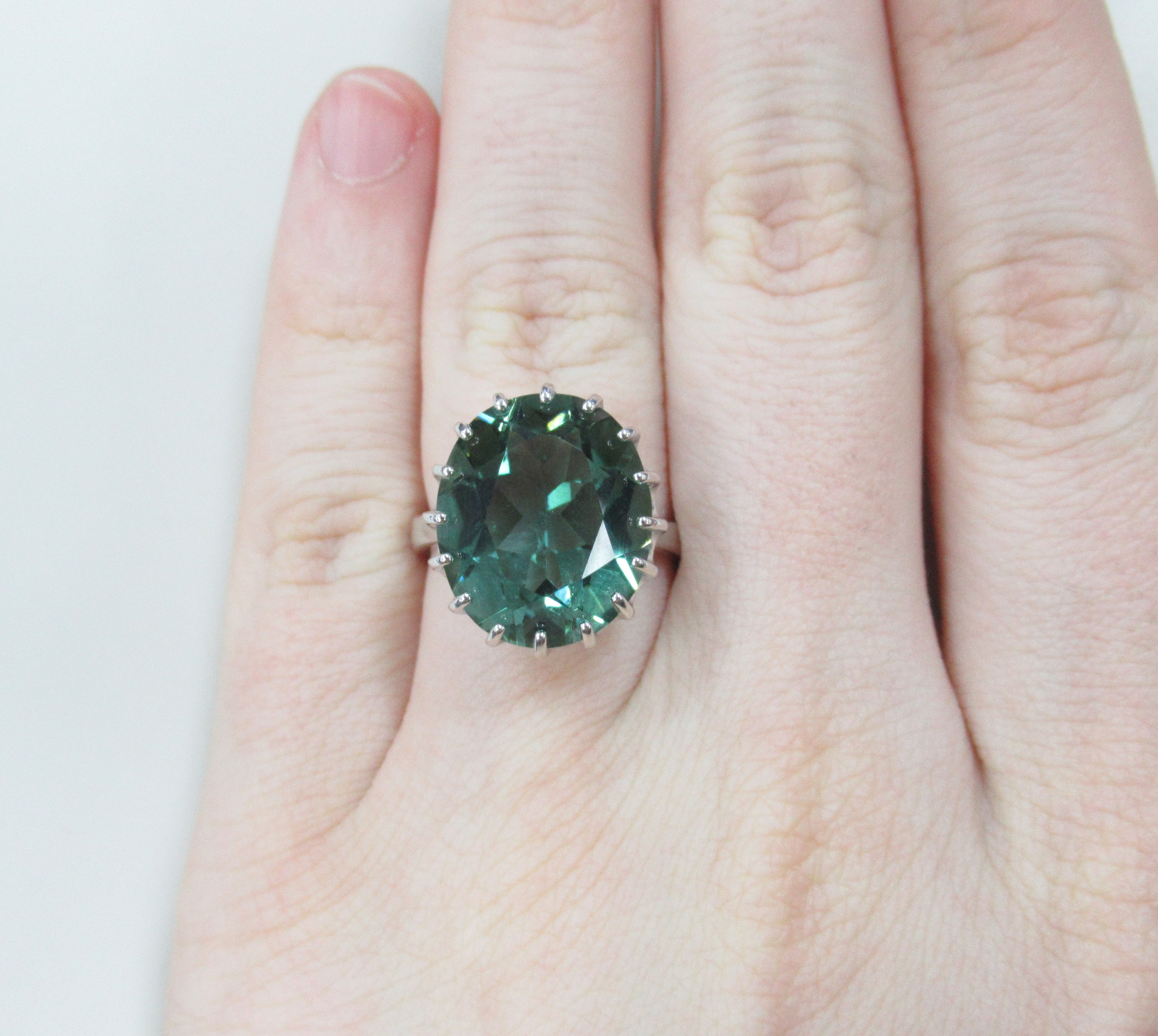 Серебряное кольцо с празиолитом